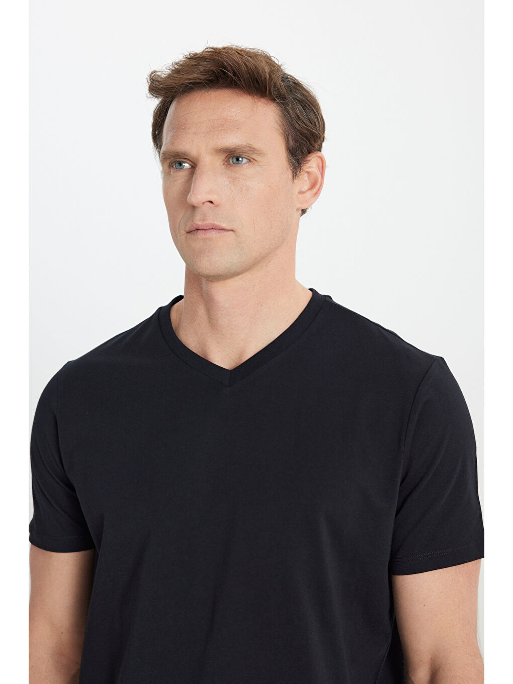 Erkek Siyah Slim Fit Dar Kesim V Yaka Pamuklu V Yaka Kısa Kollu %100 Pamuk Tişört-3