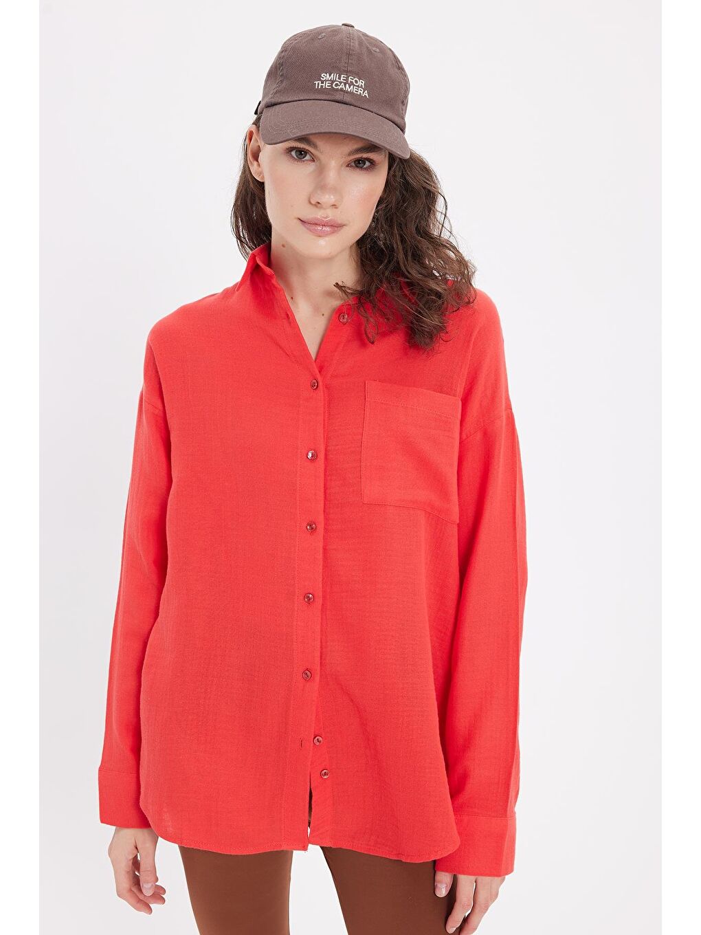 Karışık Kadın Oversize Geniş Kesim %100 Pamuk Müslin Kumaş Uzun Kollu Cepli Dokulu Nar Rengi Gömlek-5