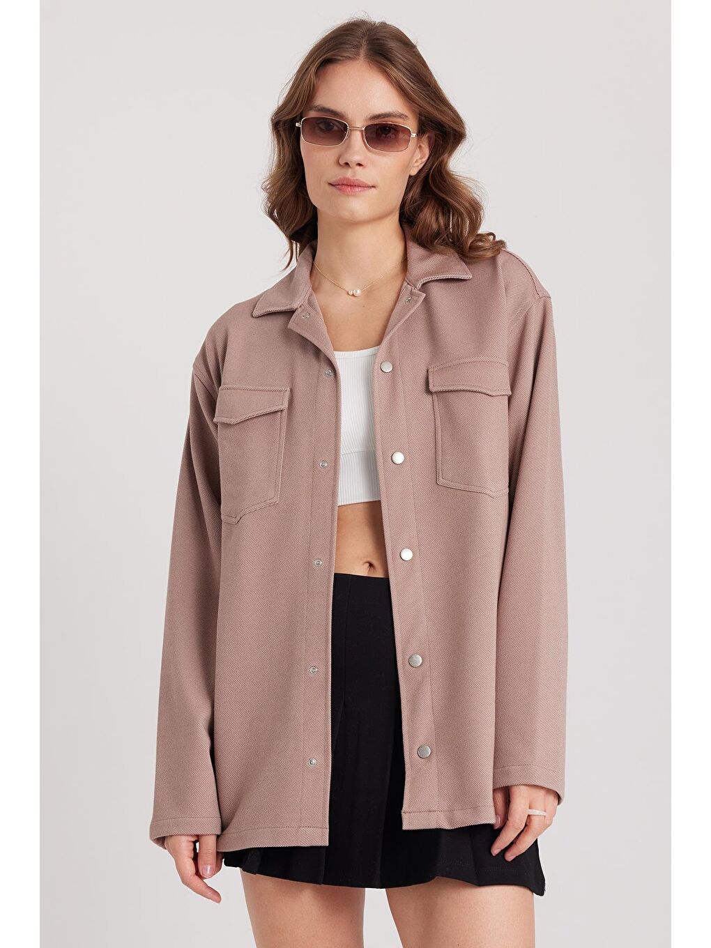 Bej Kadın Relax Fit Rahat Kesim Çift Cepli Örme Vizon Apaş Yaka Gömlek