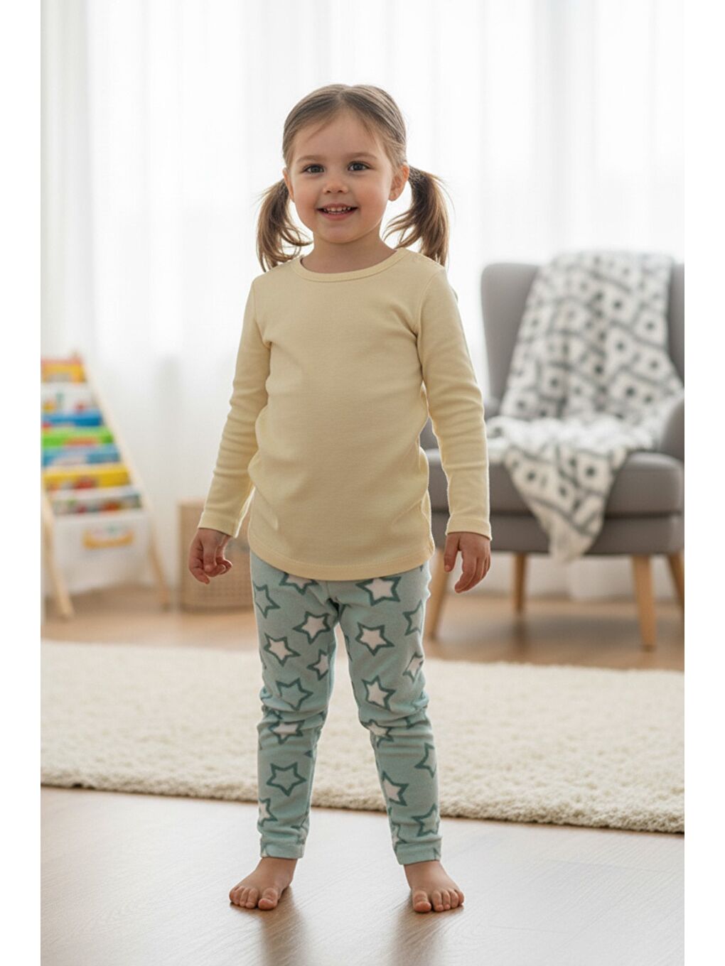 Yeşil Yazı Desenli Beli Lastikli Kız Çocuk Polar Pijama Altı-1
