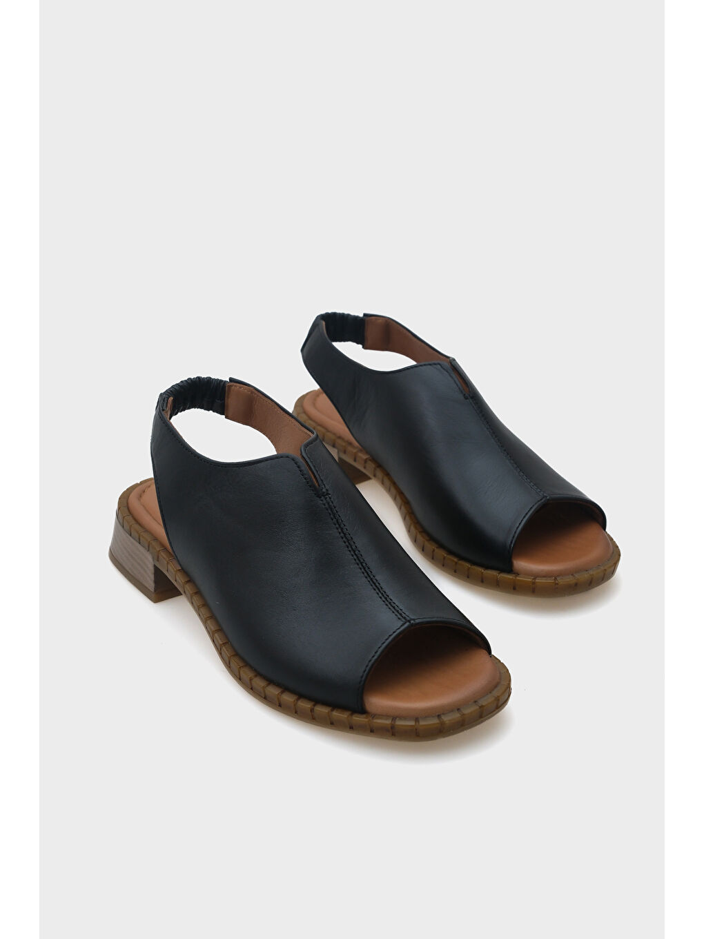 Siyah Ellissa Kısa Topuklu Tek Bant Deri Kadın Sandalet-1