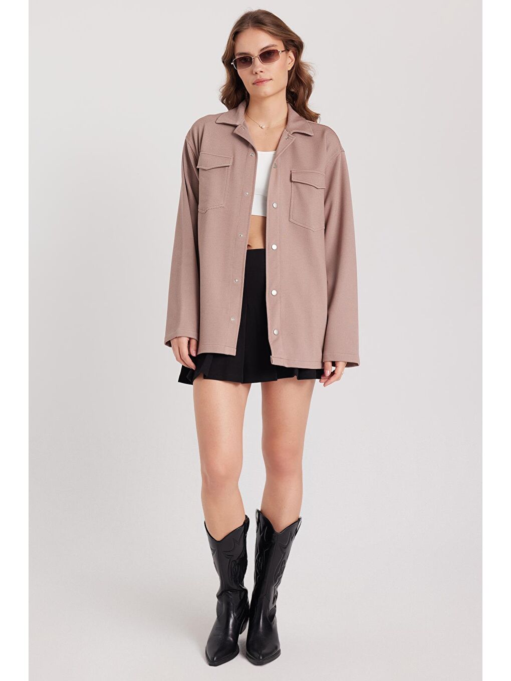 Bej Kadın Relax Fit Rahat Kesim Çift Cepli Örme Vizon Apaş Yaka Gömlek-4