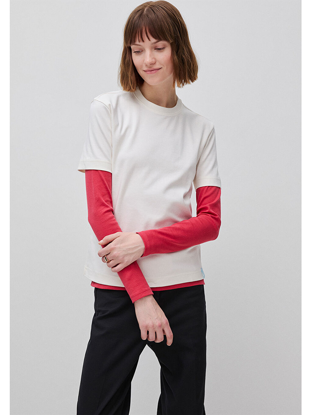 Ekru Kadın Krem %100 Pamuk Etek Ucu Logo Detaylı Bisiklet Yaka T-Shirt