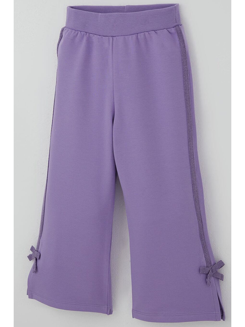 Kız Çocuk Eşofman Altı Paçası Yırtmaçlı Fiyonk Aksesuarlı Yanları Biyeli Lila (3-8 Yaş)-2