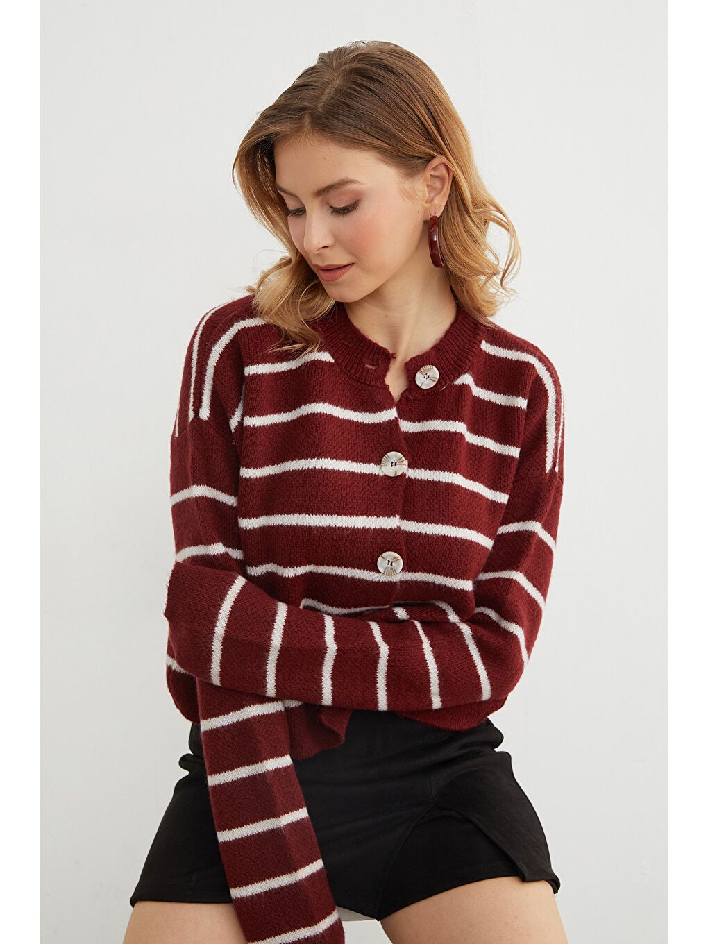 Bordo Çizgili Düğmeli Triko Hırka