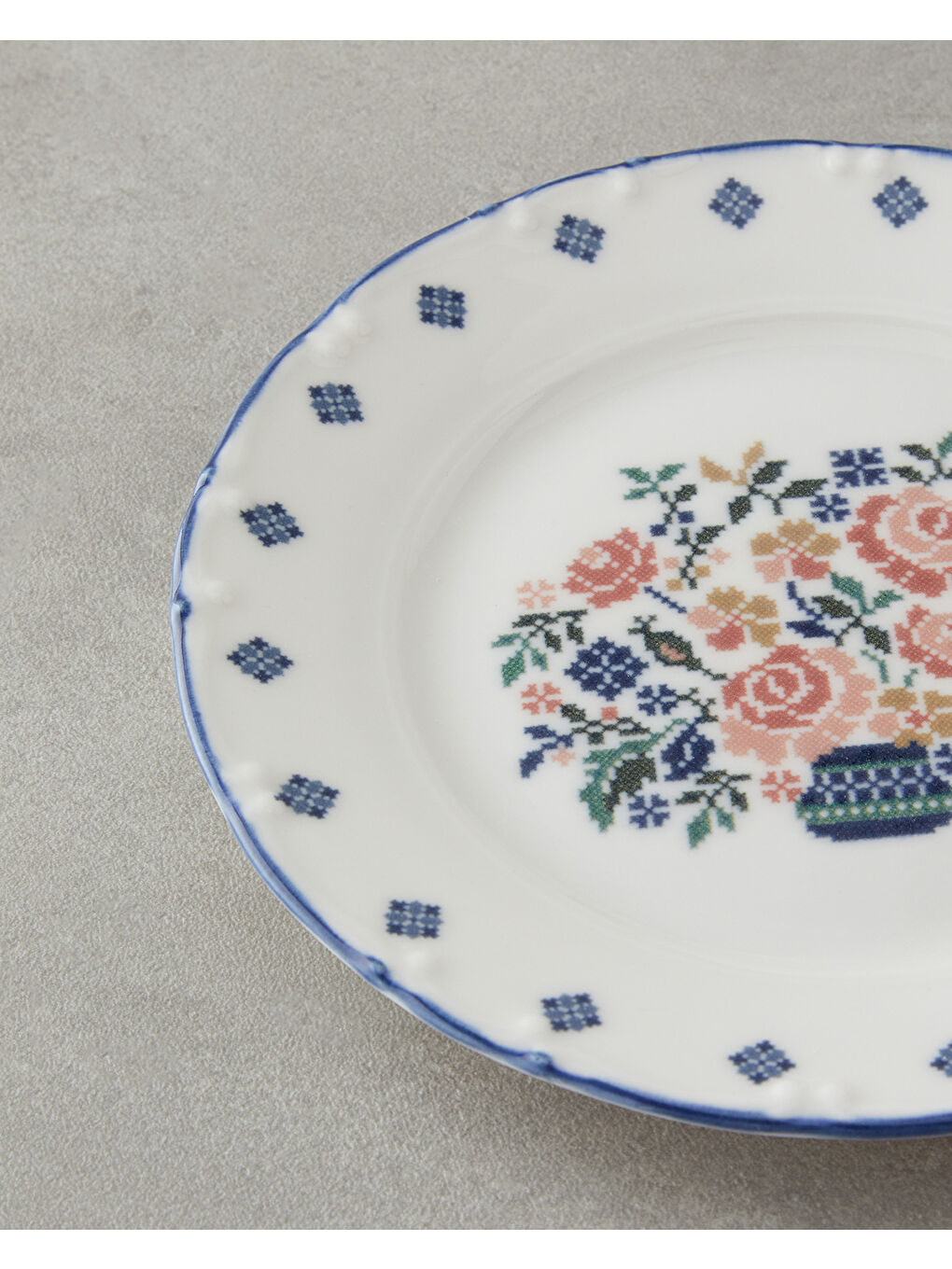 Beyaz Pixel Porselen Pasta Tabağı 4'lü Renkli-3