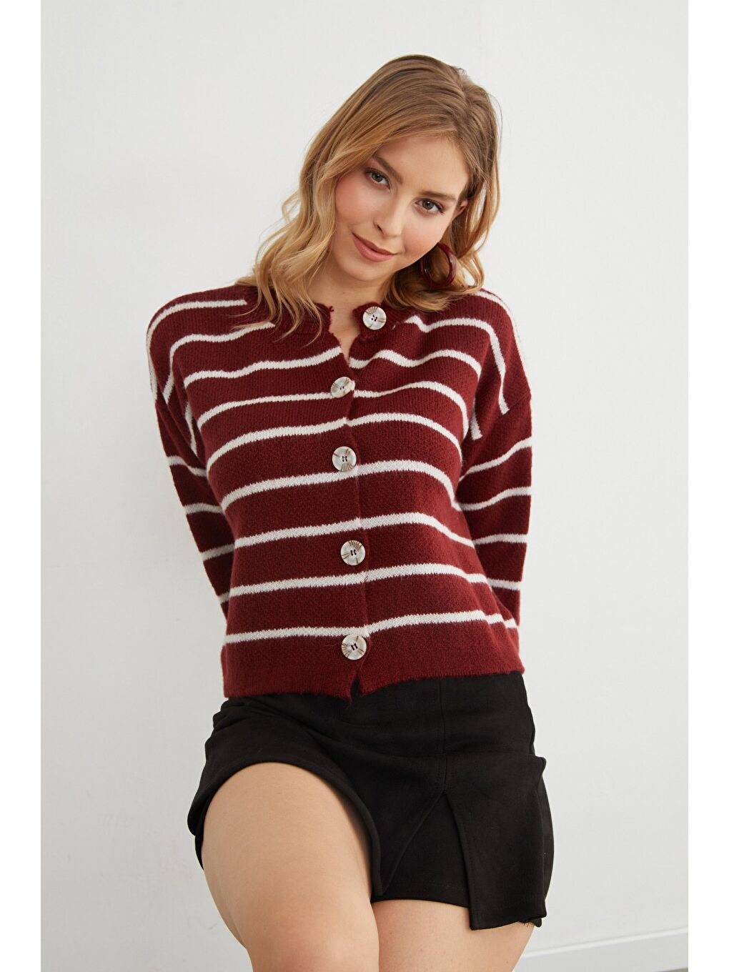 Bordo Çizgili Düğmeli Triko Hırka-2