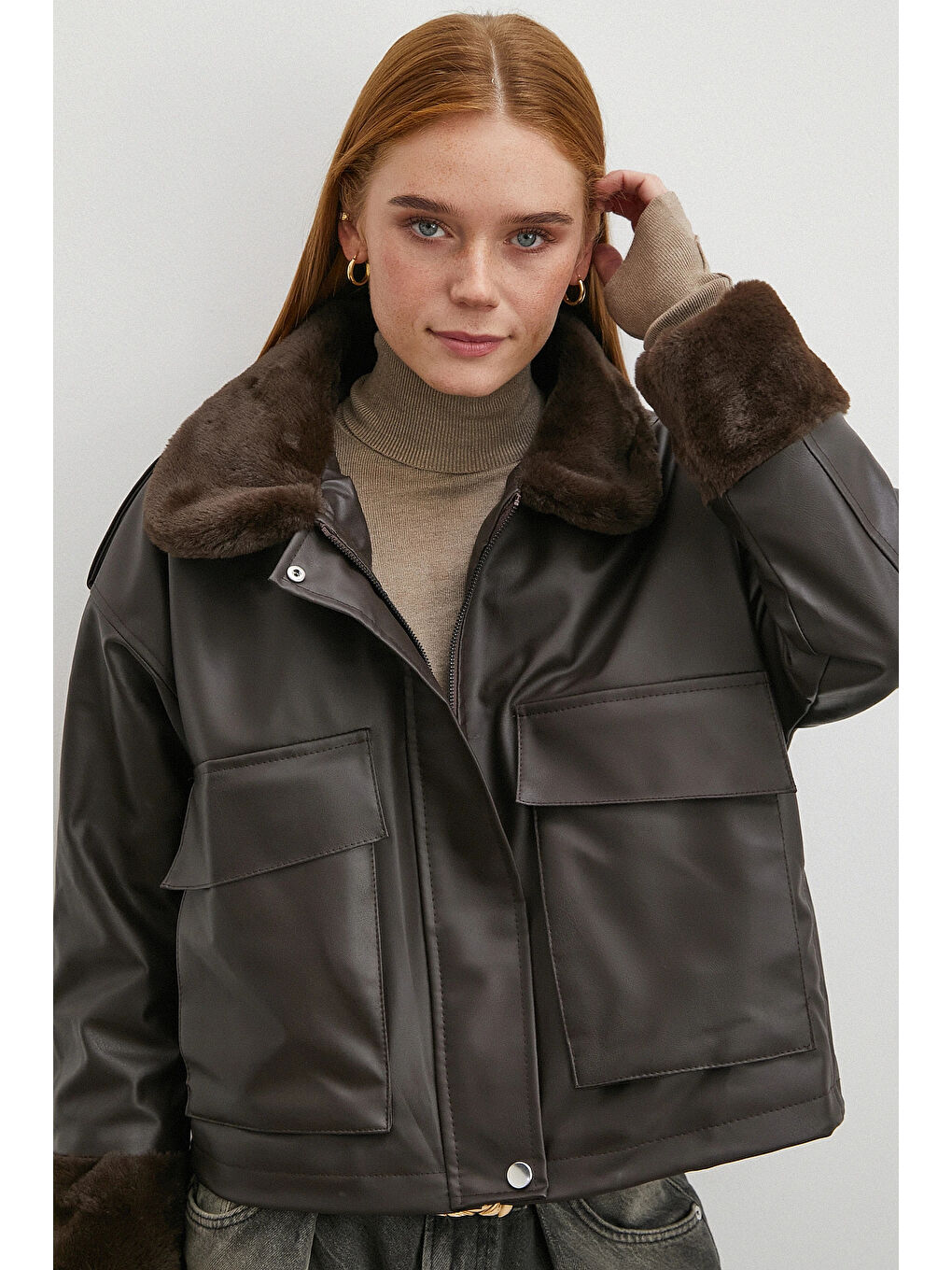 Karışık Kürk Detaylı Cepli Deri Mont Kahve-3