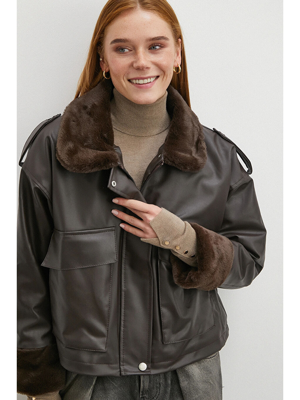 Karışık Kürk Detaylı Cepli Deri Mont Kahve-4