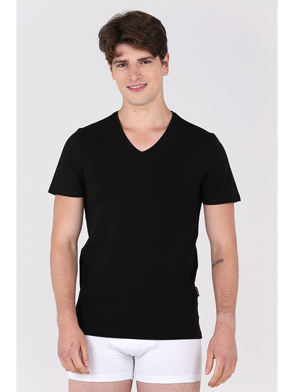 Siyah North Ice Black Serisi V Yaka Tişört-1