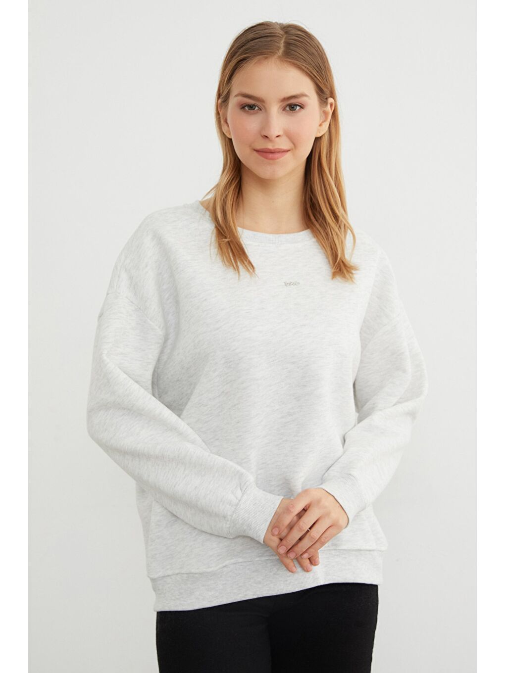 Gri Love Aksesuarlı Bisiklet Yaka Oversize Sweatshirt