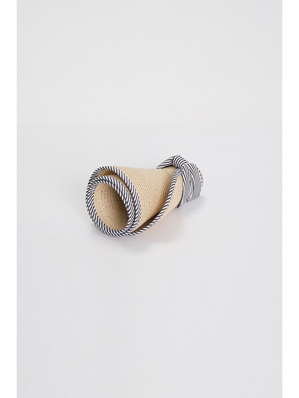 Fiyonk Detaylı Katlanabilir Bej Vizör Plaj Şapkası 17-2