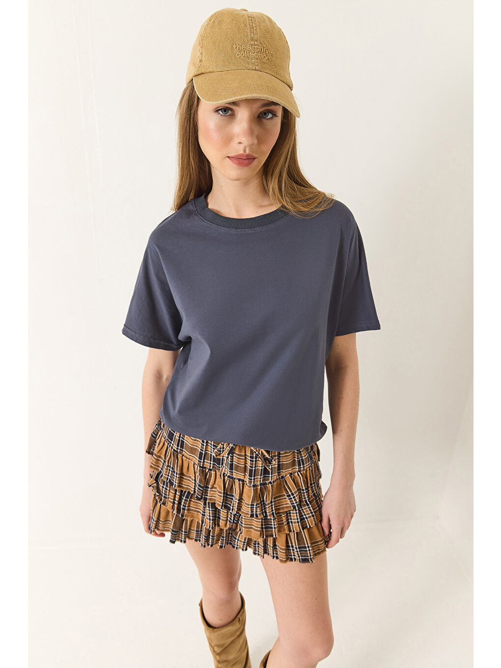 Antrasit Kadın Organik Pamuklu Regular Kalıp Bisiklet Yaka Basic Kısa Kollu T-Shirt