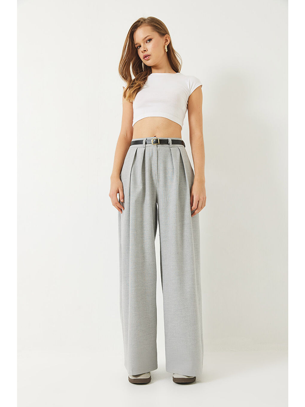 Gri Kadın Çift Cepli Pileli Kemer Detaylı Bol Pantolon-2