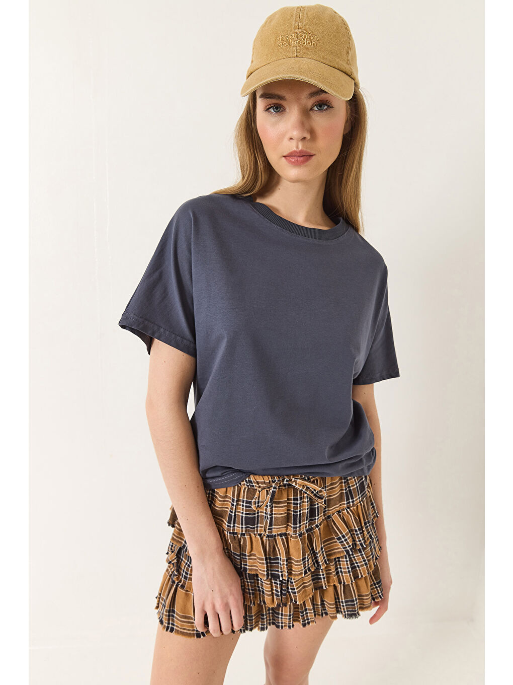 Antrasit Kadın Organik Pamuklu Regular Kalıp Bisiklet Yaka Basic Kısa Kollu T-Shirt-2