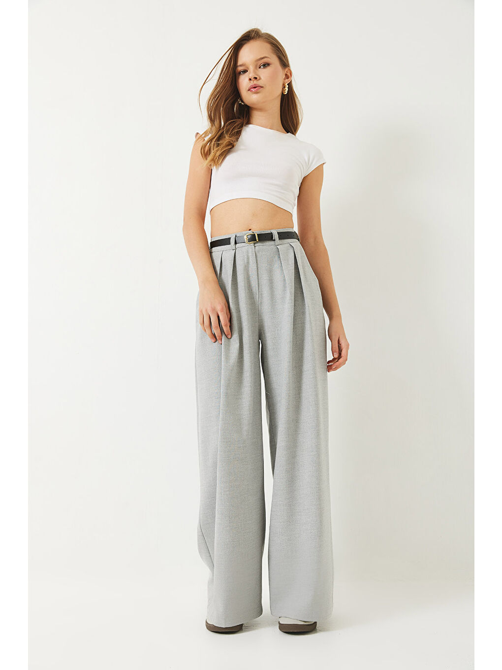 Gri Kadın Çift Cepli Pileli Kemer Detaylı Bol Pantolon-3