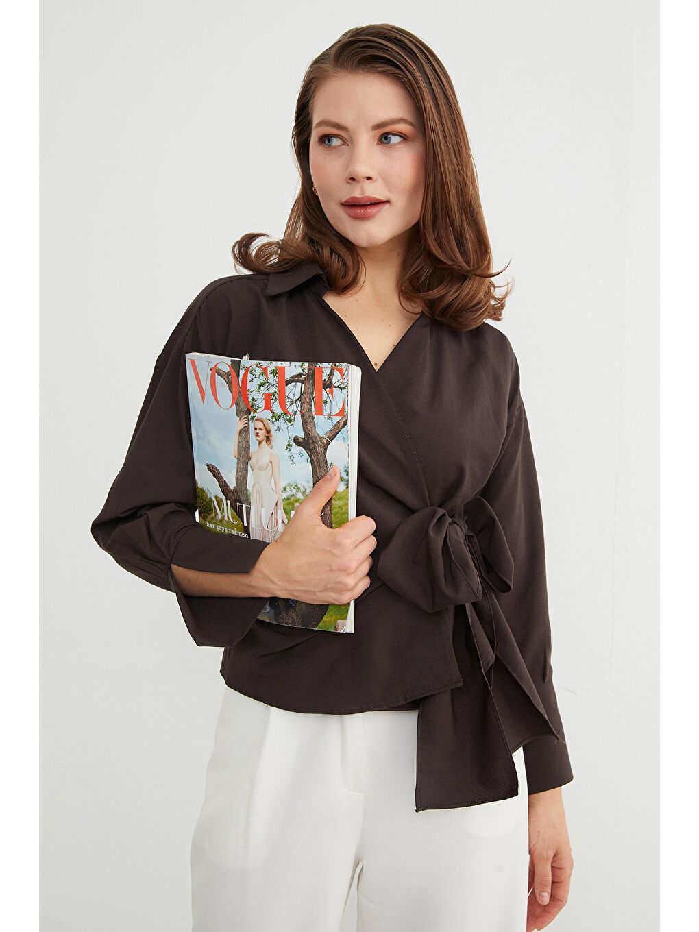 Kahverengi Basic Kruvaze Bağlamalı Gömlek-1