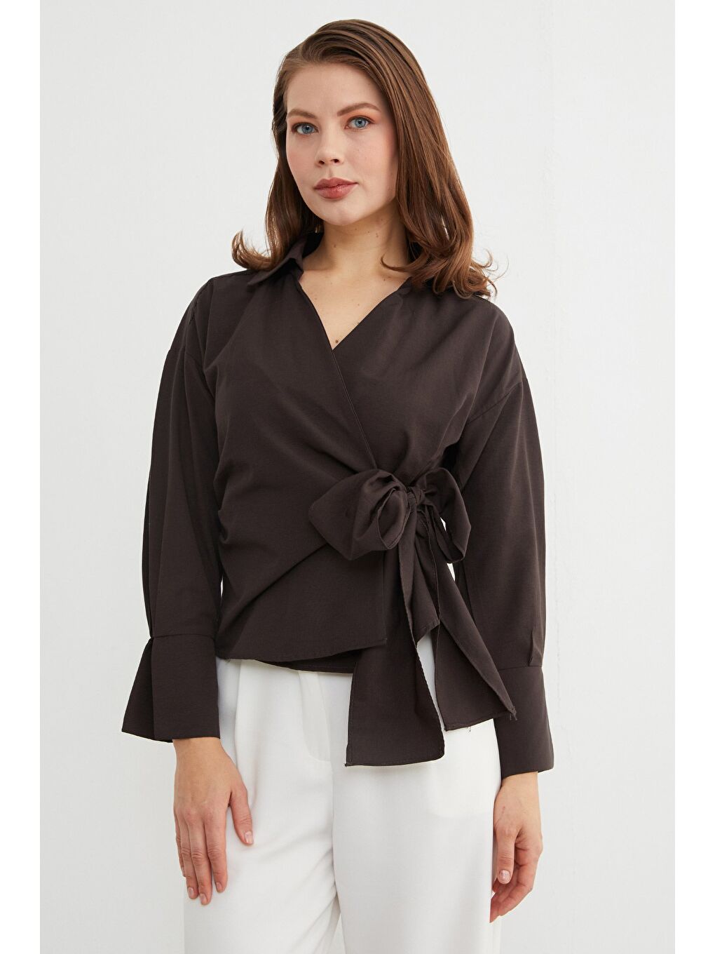 Kahverengi Basic Kruvaze Bağlamalı Gömlek-2