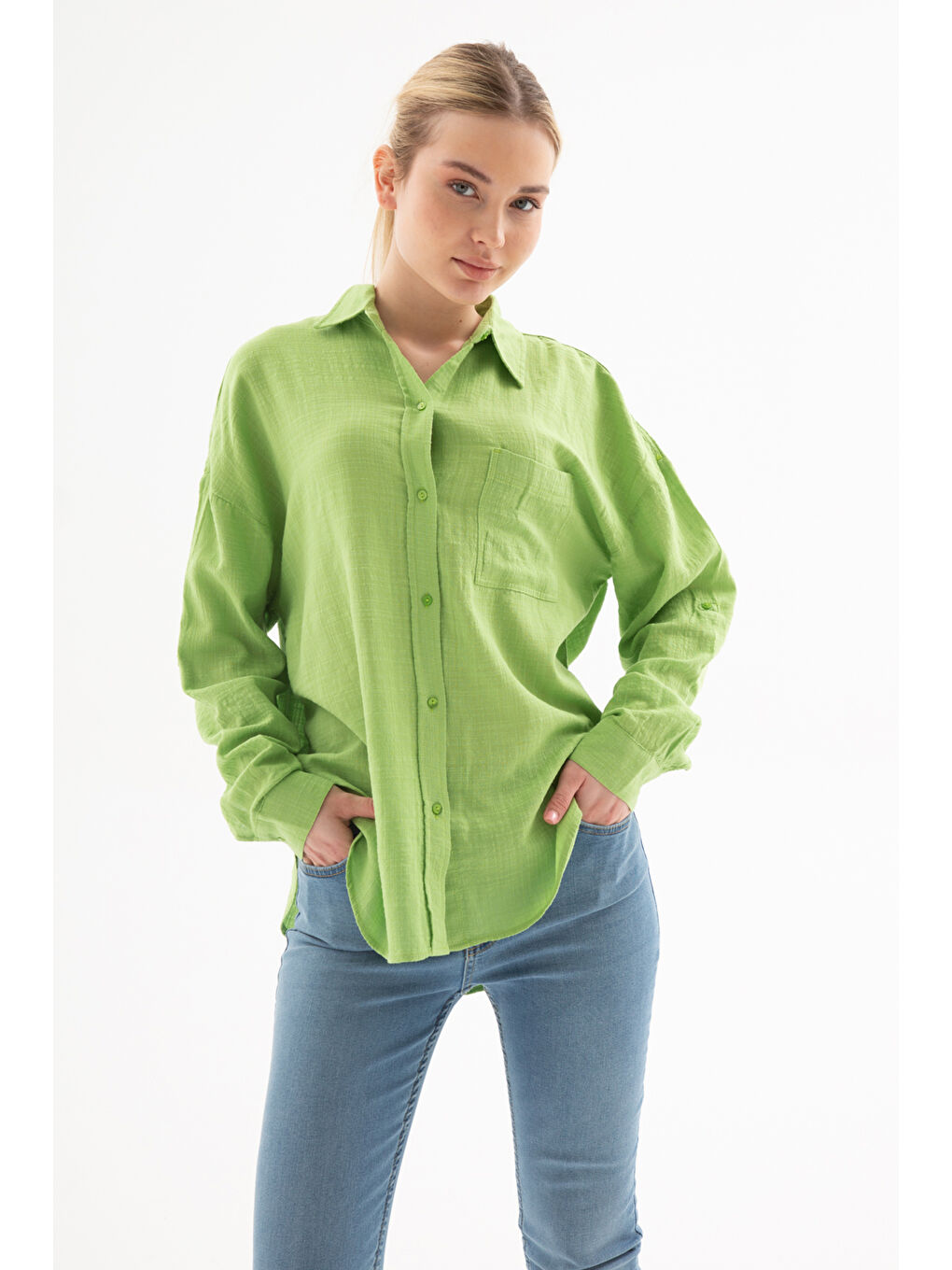 Yeşil Pamuklu Regular Fit Önü Kısa Arkası Uzun Tek Cepli Gömlek 25Y0245K1-1
