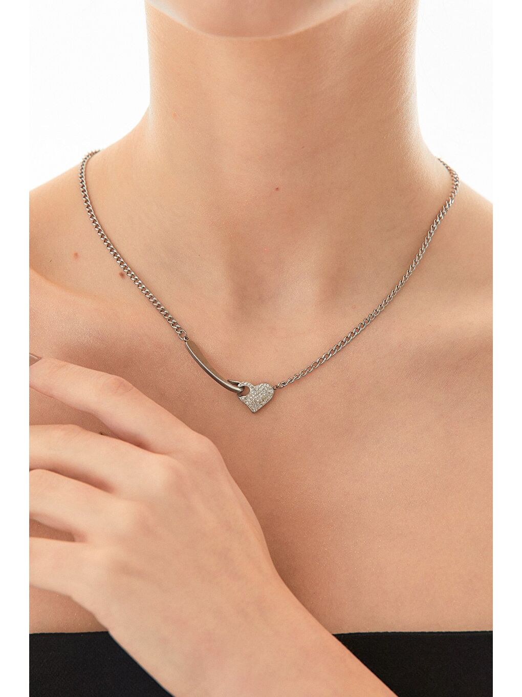 Gri Taşlı Çengelli Kalp Figürlü Çelik Kolye-1