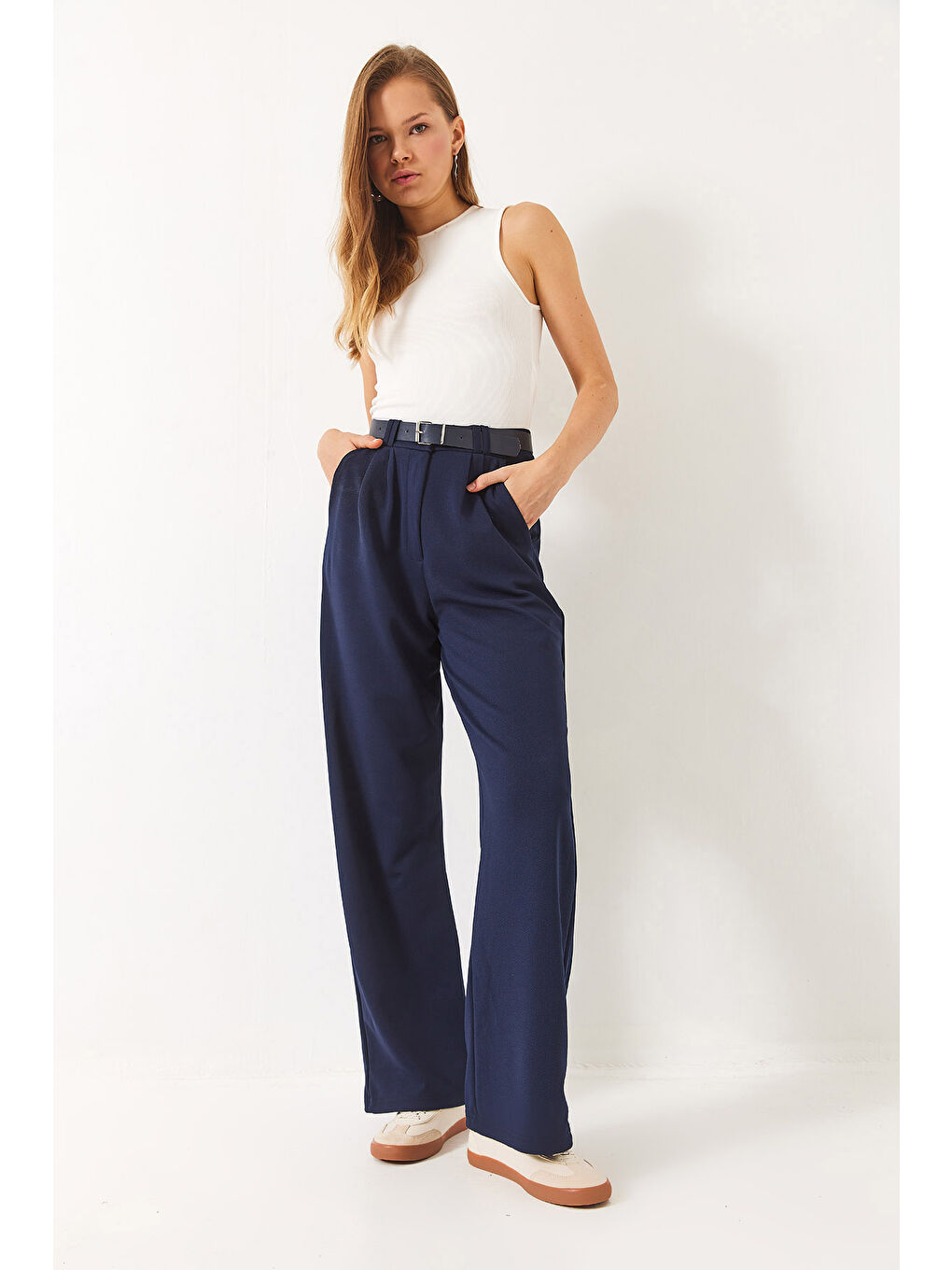 Lacivert Kadın Çift Pile Detaylı Kemerli Örme Pantolon-3