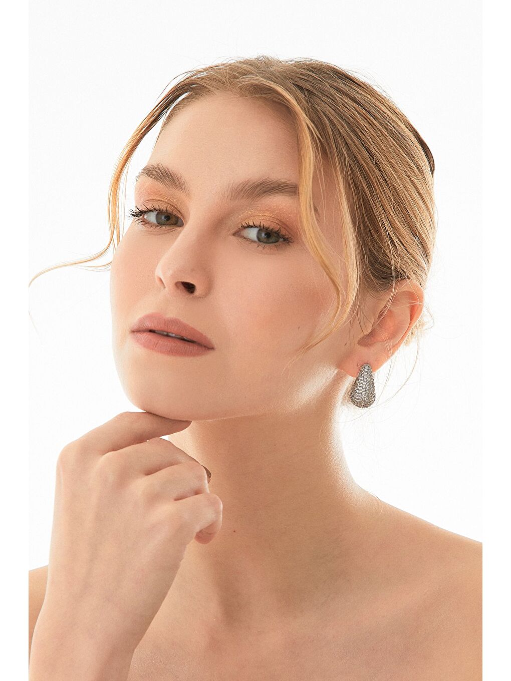 Gri Su Damlası Taşlı Küpe