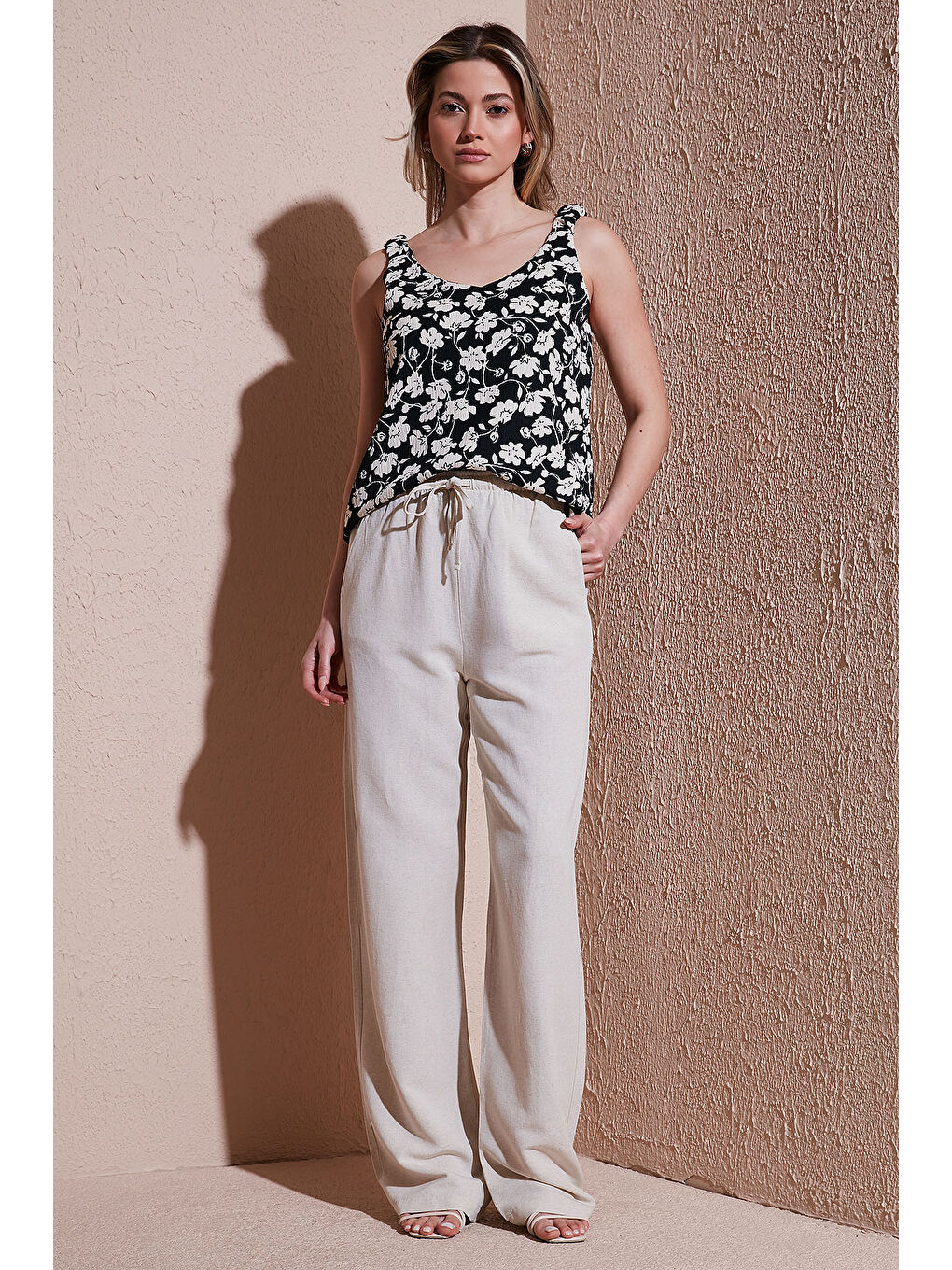 Ekru Wide Leg Yüksek Bel Geniş Paça Pantolon 25Y0249K1-1