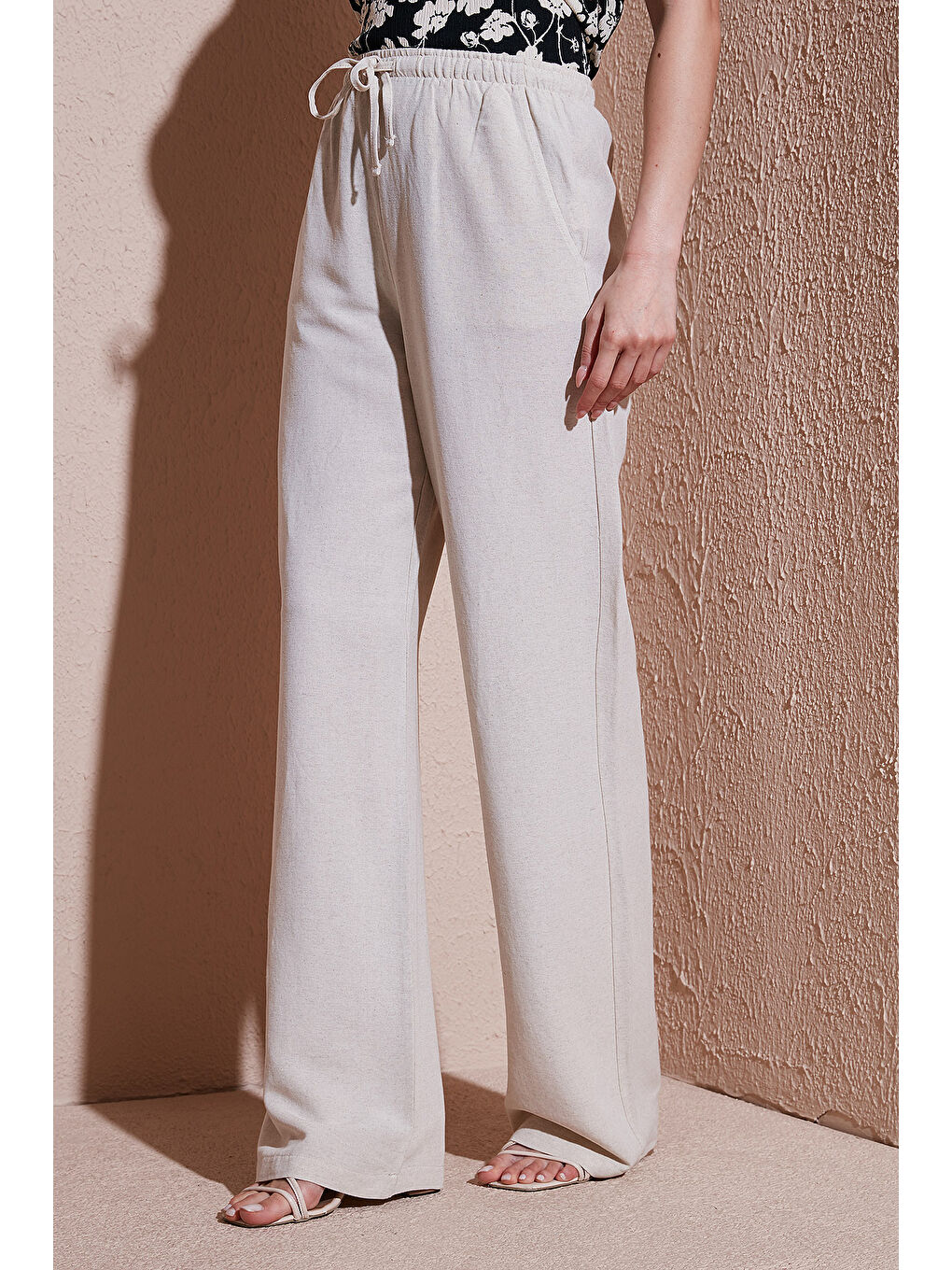 Ekru Wide Leg Yüksek Bel Geniş Paça Pantolon 25Y0249K1-4