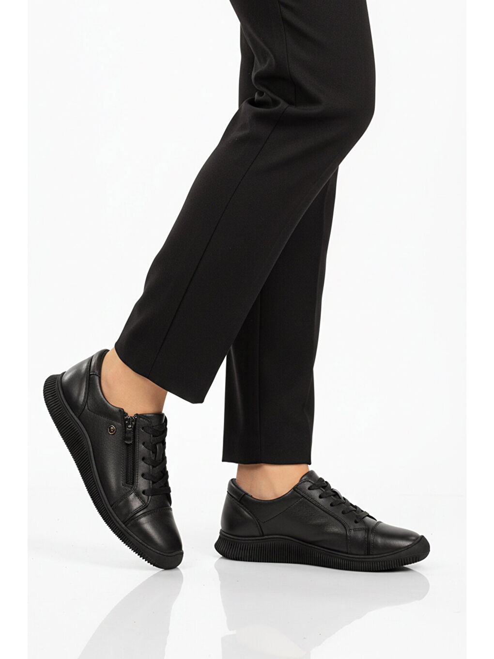 Siyah Hakiki Deri Ortopedik Kadın Casual Ayakkabı 5635 Z