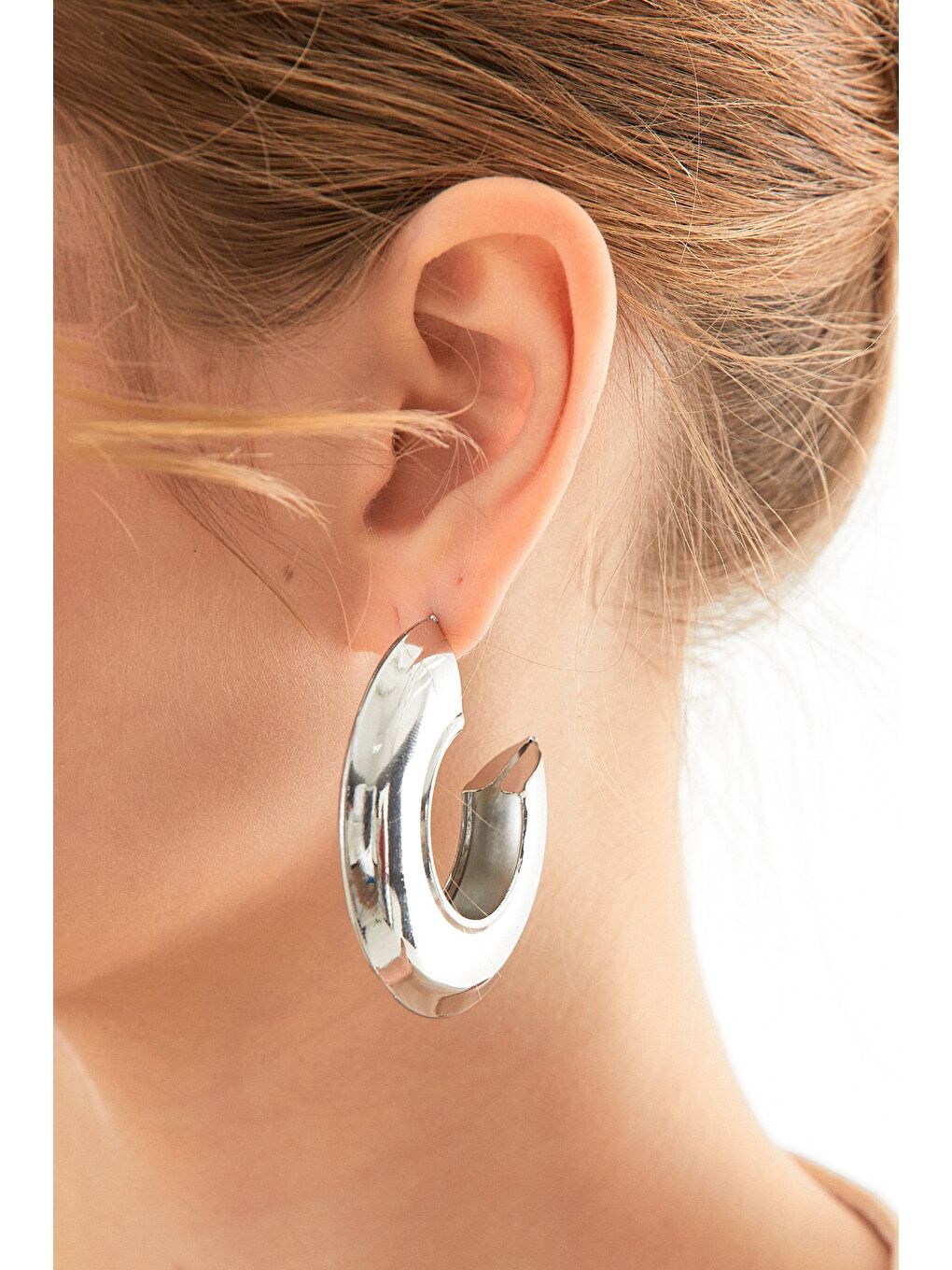 Gri Yarım Halka Küpe-1