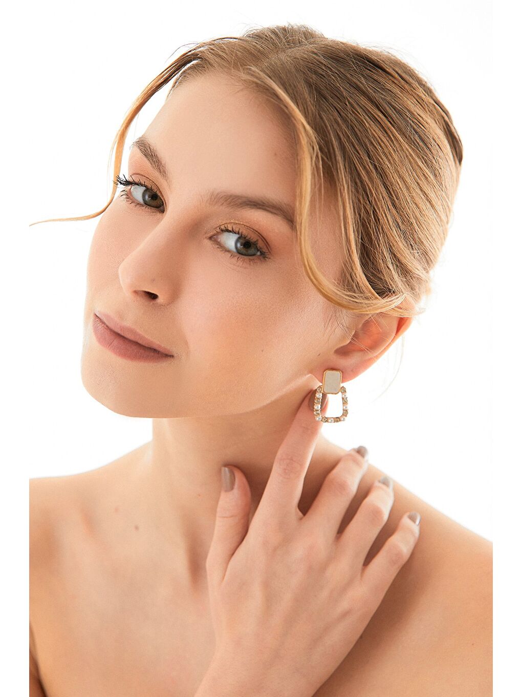 Ekru Sedefli Boncuklu Sallantılı Küpe-2