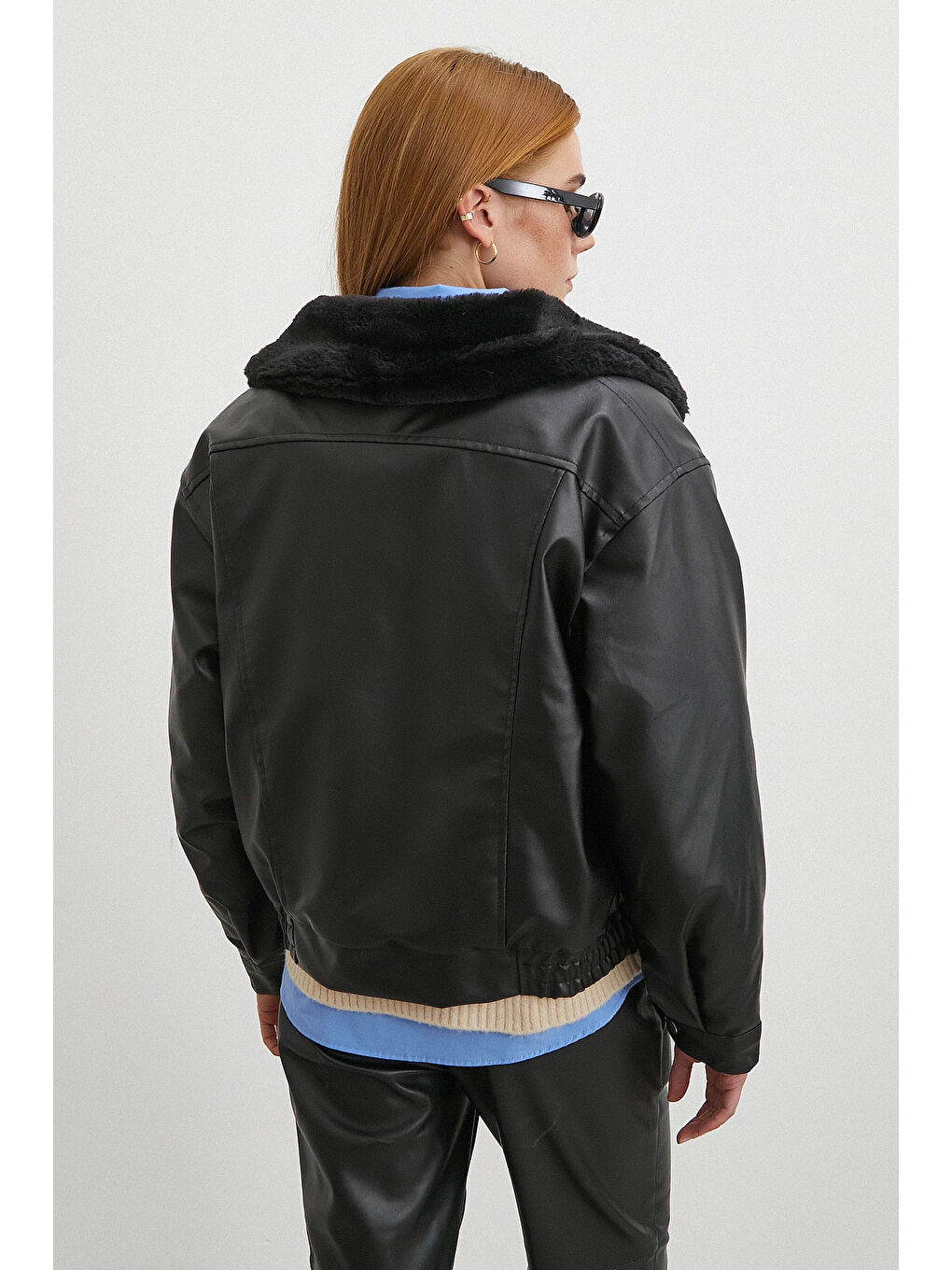 Pelüş Astar Detaylı Deri Mont Siyah-5