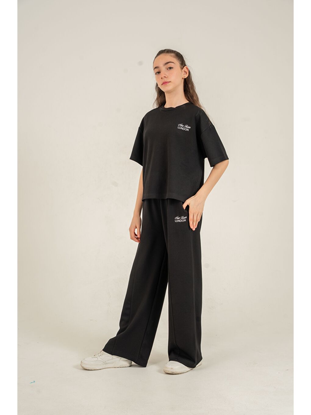 Siyah New Team London Nakışlı Yumaşak Dokulu-Comfort Kumaş Kız Çocuk Alt Üst Eşofman Takımı