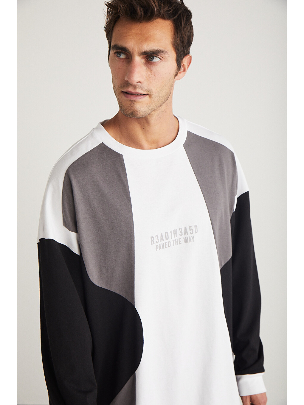 Melvın Erkek %100 Pamuk Renk Bloklu Bisiklet Yaka Baskı Detaylı Oversize Beyaz Sweatshirt-3