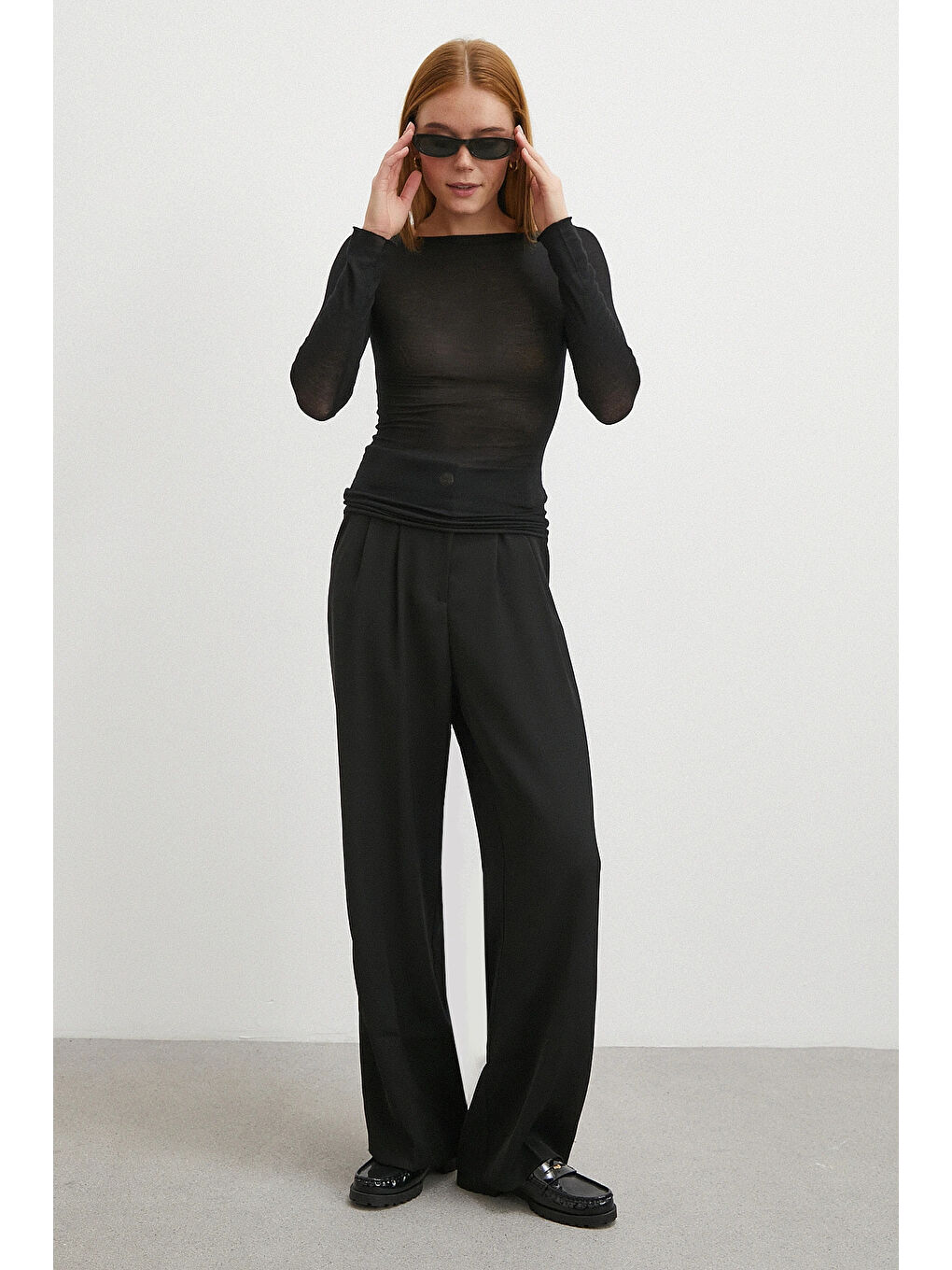 Beli Lastikli Pileli Geniş Paça Pantolon Siyah-2