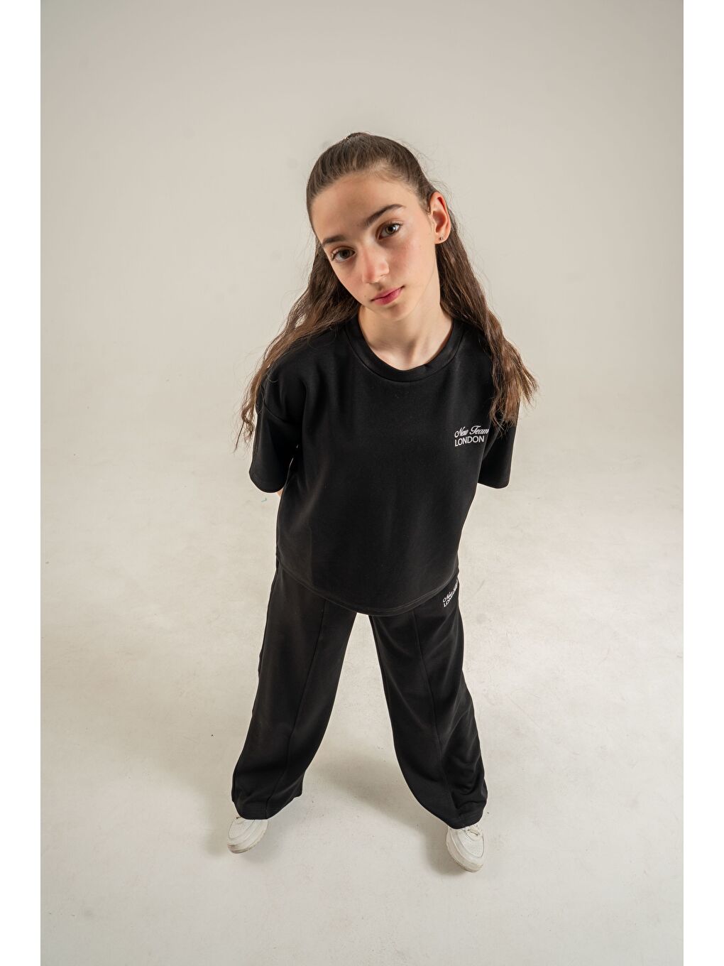 Siyah New Team London Nakışlı Yumaşak Dokulu-Comfort Kumaş Kız Çocuk Alt Üst Eşofman Takımı-3