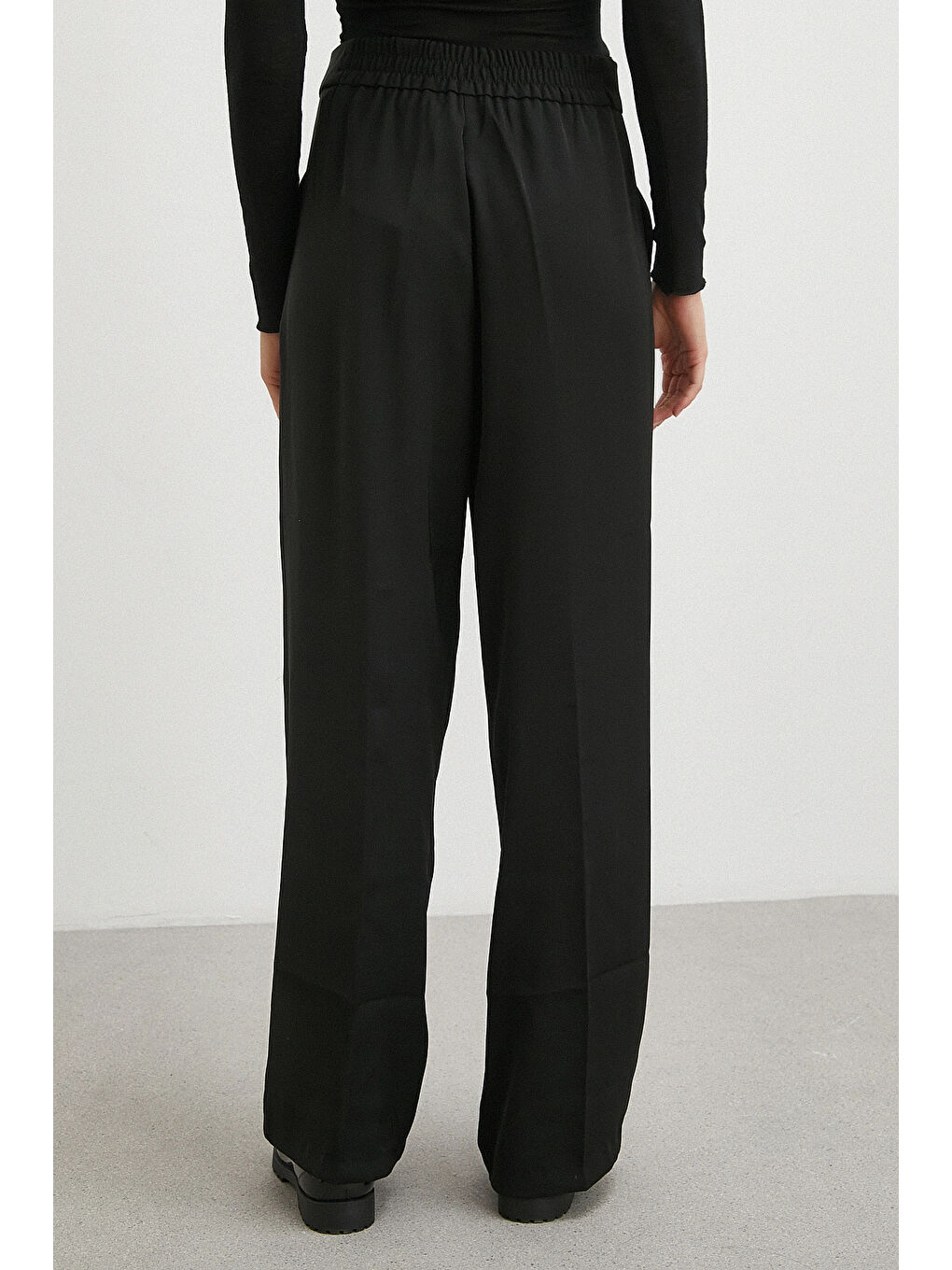 Beli Lastikli Pileli Geniş Paça Pantolon Siyah-5