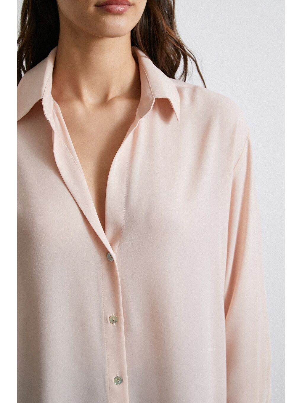 Pembe V Yaka Şifon Gömlek Pudra-4