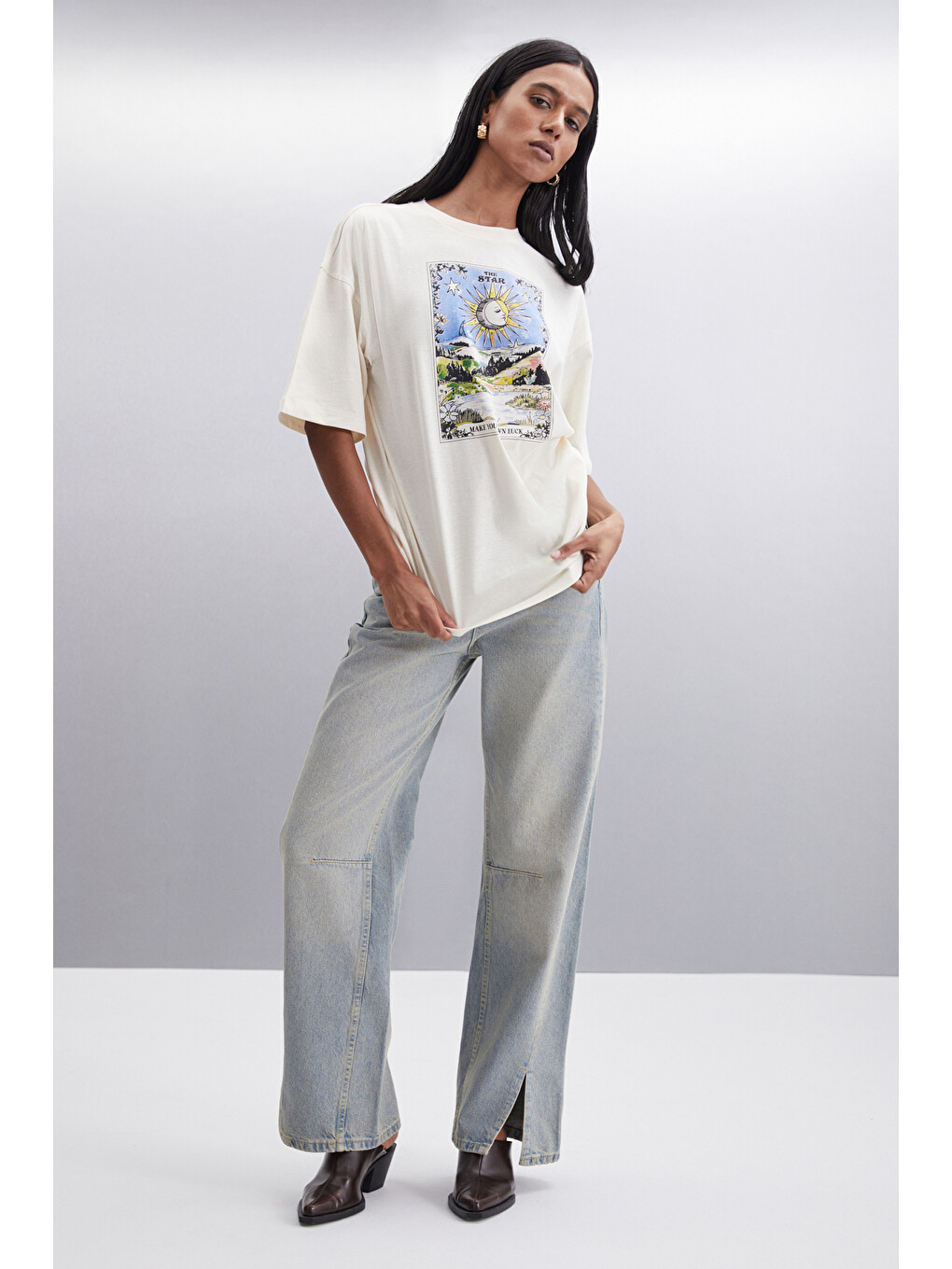 Bej Enya Kadın Baskı Detaylı Oversize Fit Bol Kesim Bisiklet Yakalı %100 Organik Pamuklu Vanilya T-shirt-1