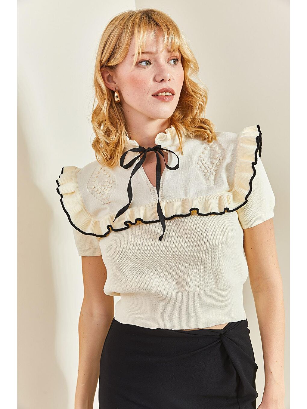 Fiyonk Detaylı Kısa Kollu Triko Kazak - Beyaz-6