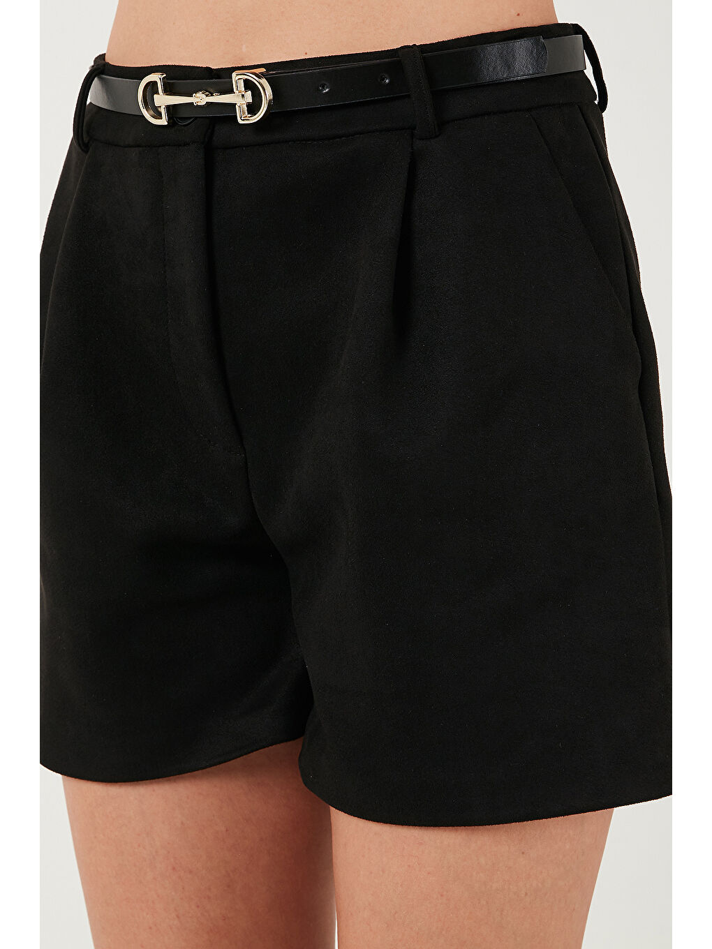 Siyah Regular Fit Yüksek Bel Süet Dokulu Pile Detaylı Şort 6522022-5