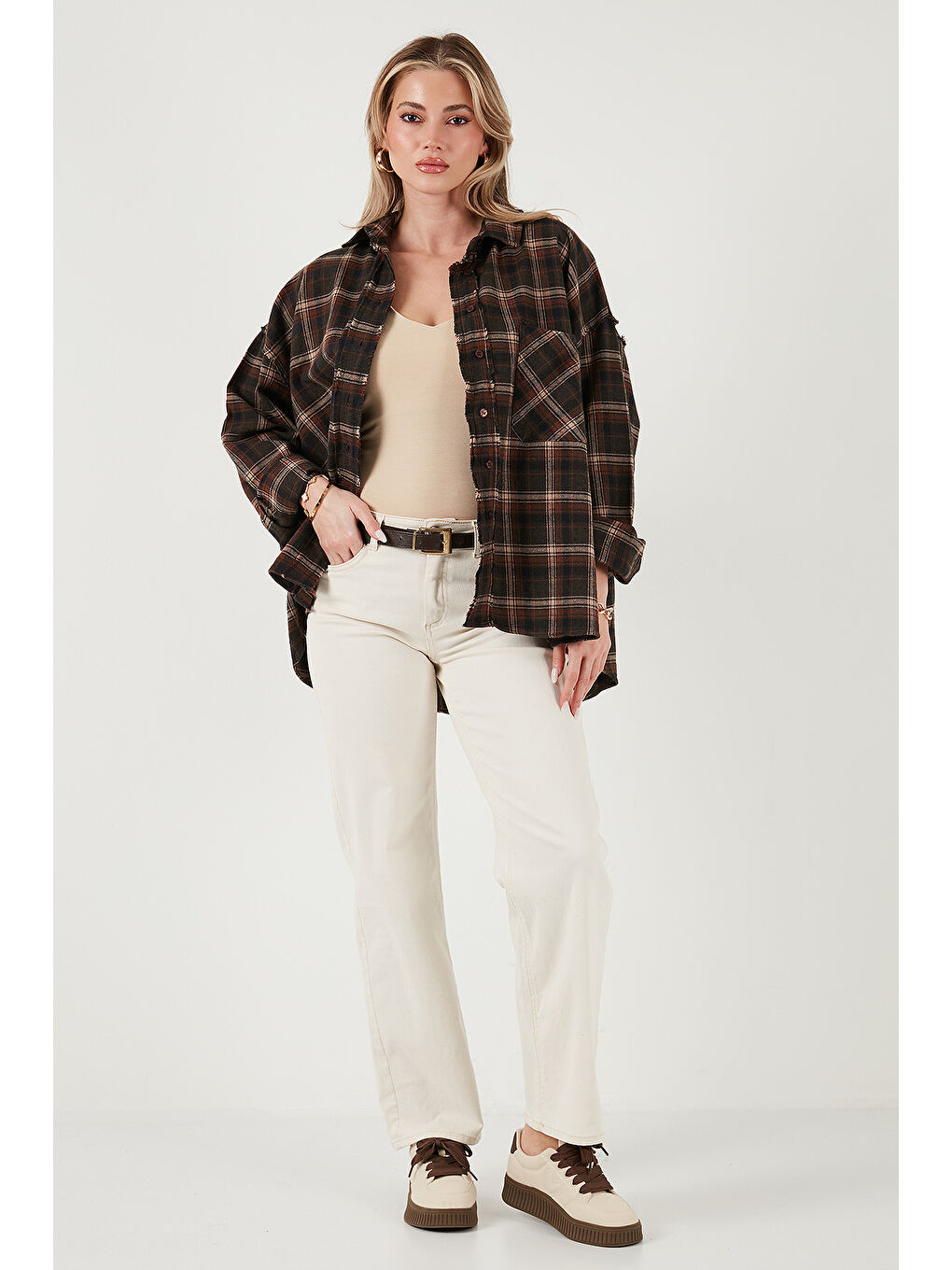 Kahverengi Ekoseli Pamuklu Oversize Fit Klasik Yaka Gömlek 6835002-1