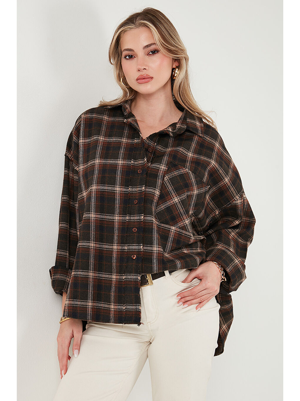 Kahverengi Ekoseli Pamuklu Oversize Fit Klasik Yaka Gömlek 6835002-3