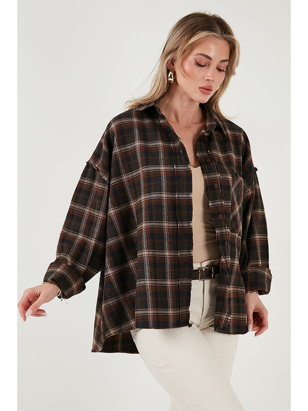 Kahverengi Ekoseli Pamuklu Oversize Fit Klasik Yaka Gömlek 6835002-4