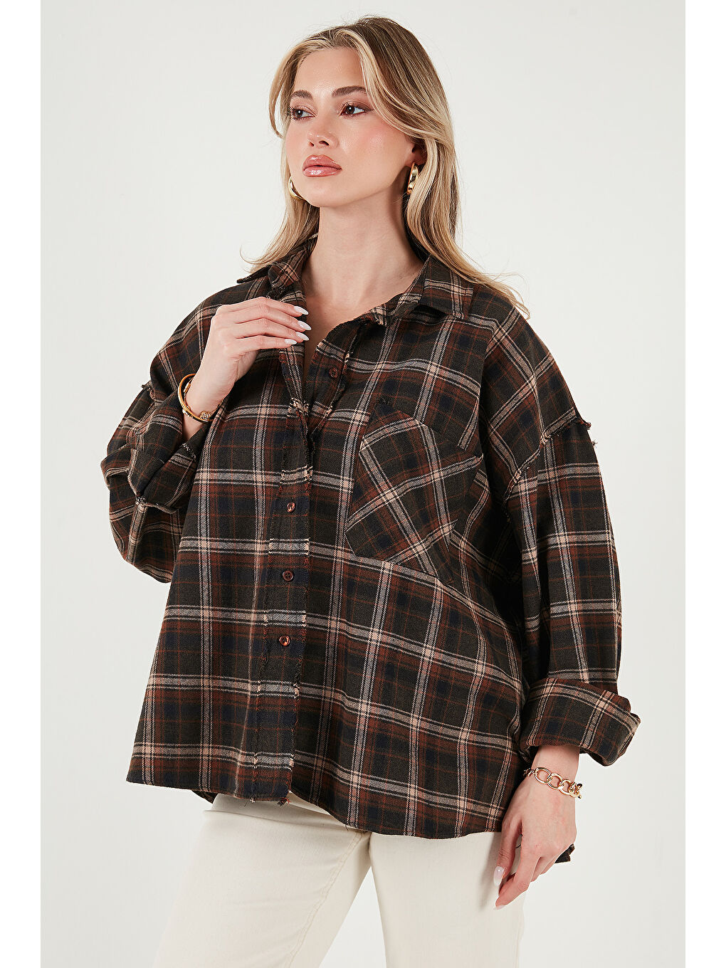 Kahverengi Ekoseli Pamuklu Oversize Fit Klasik Yaka Gömlek 6835002-5