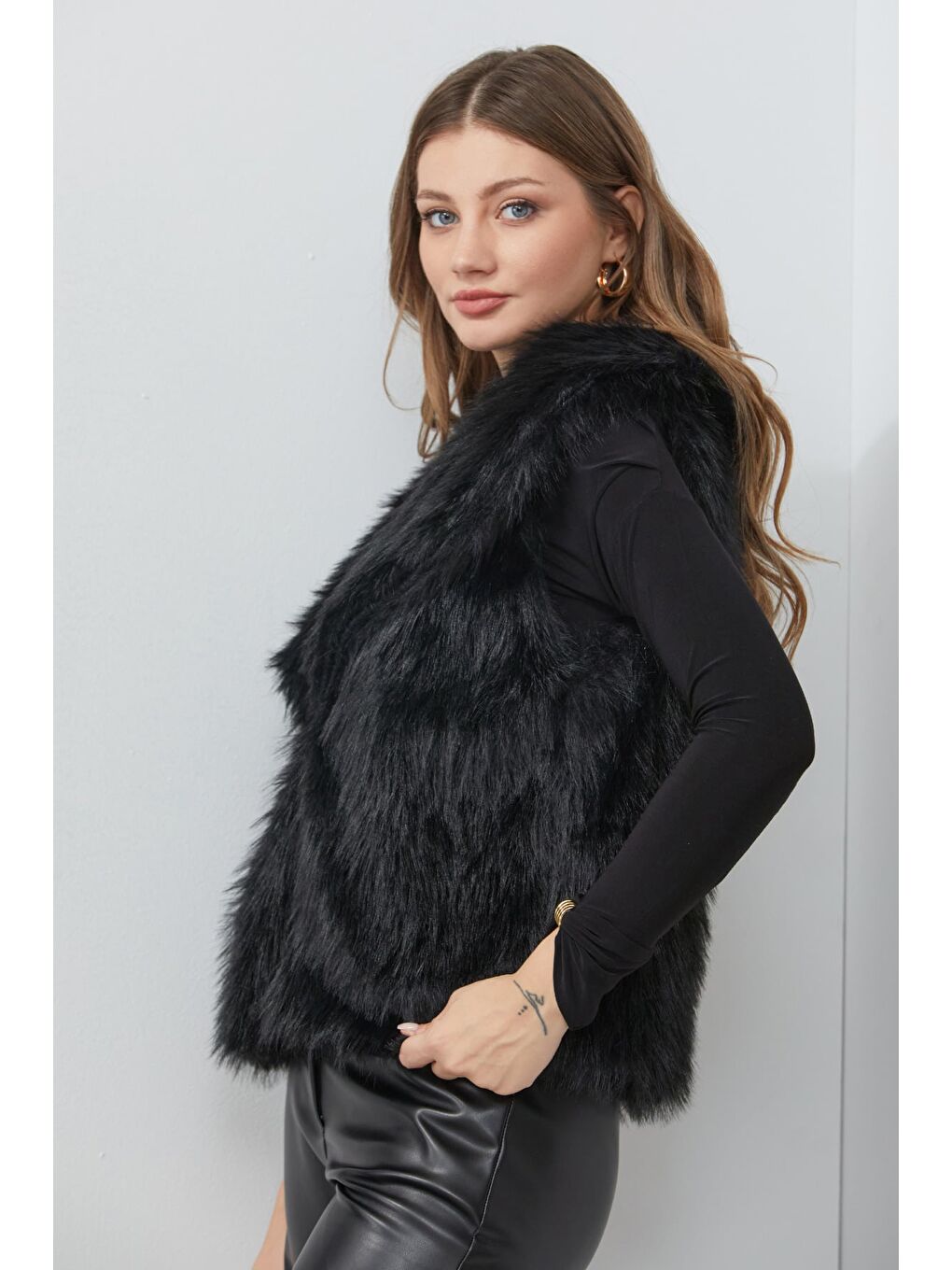 Siyah Astarlı Şal Yaka Suni Kürk Yelek