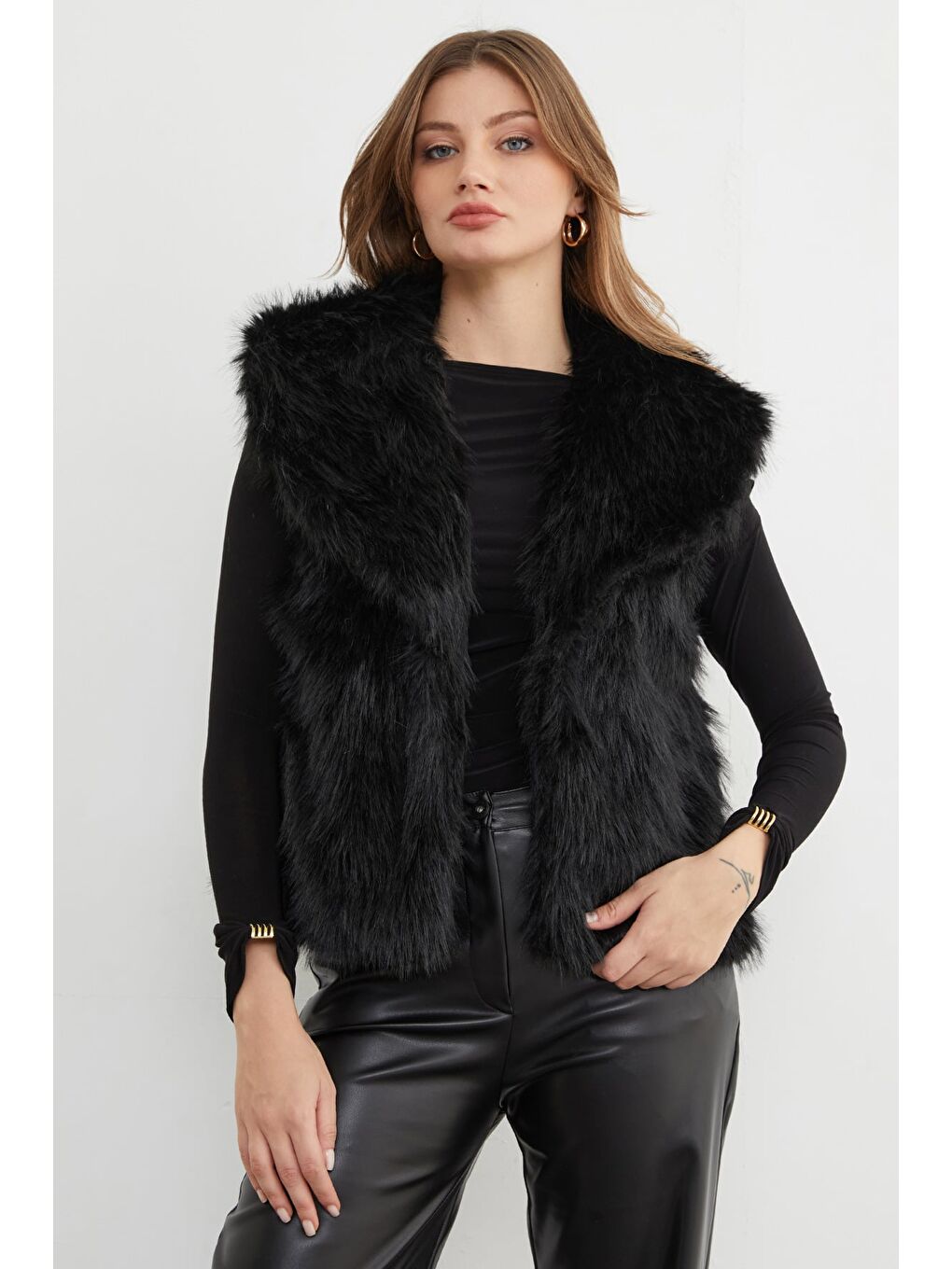 Siyah Astarlı Şal Yaka Suni Kürk Yelek-2