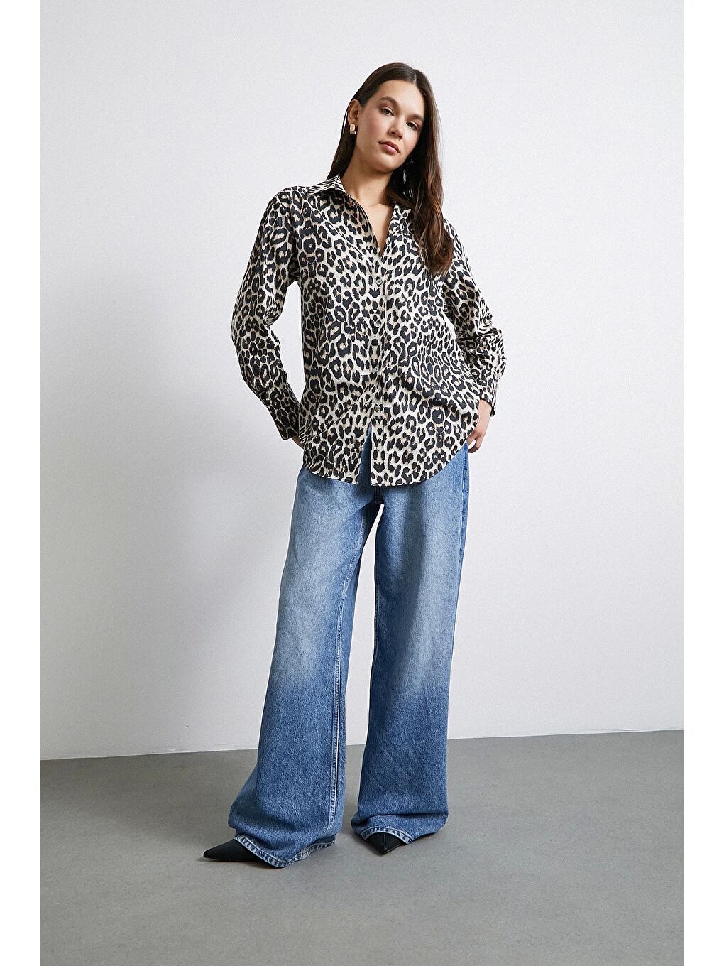 Leopar Desenli Saten Gömlek Bej-3