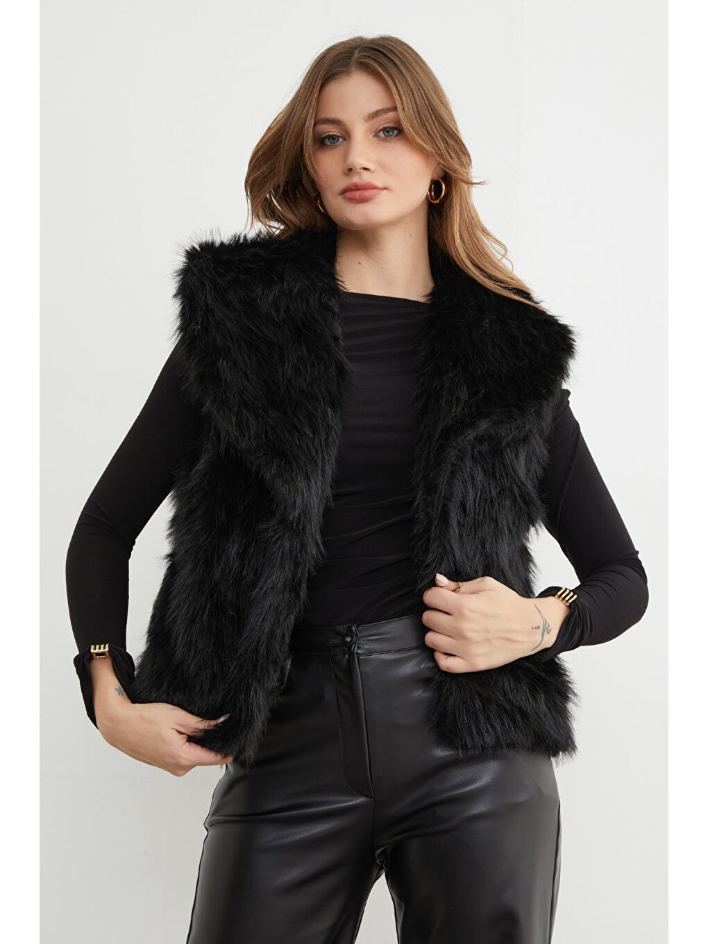 Siyah Astarlı Şal Yaka Suni Kürk Yelek-4