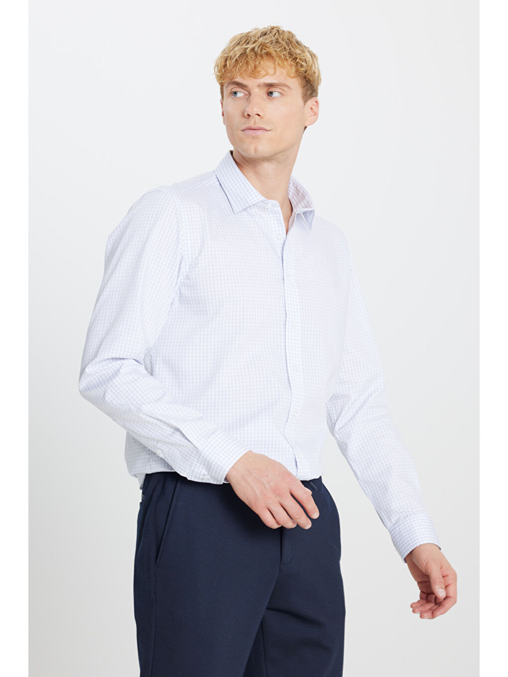 Erkek Gri-Beyaz Ütü Gerektirmeyen %100 Pamuk Slim Fit Klasik Yaka Gömlek